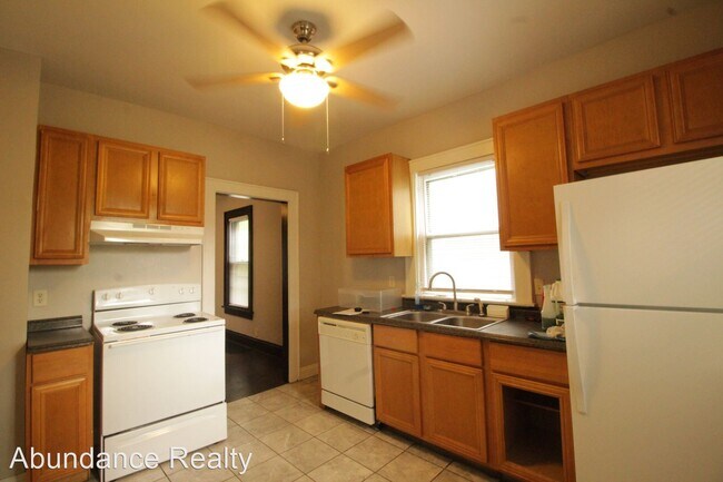 Building Photo - 3 br, 1 bath House - 505 E. Jenkins Avenue