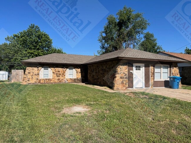 Large 4 Bedroom Home - Large 4 Bedroom Home