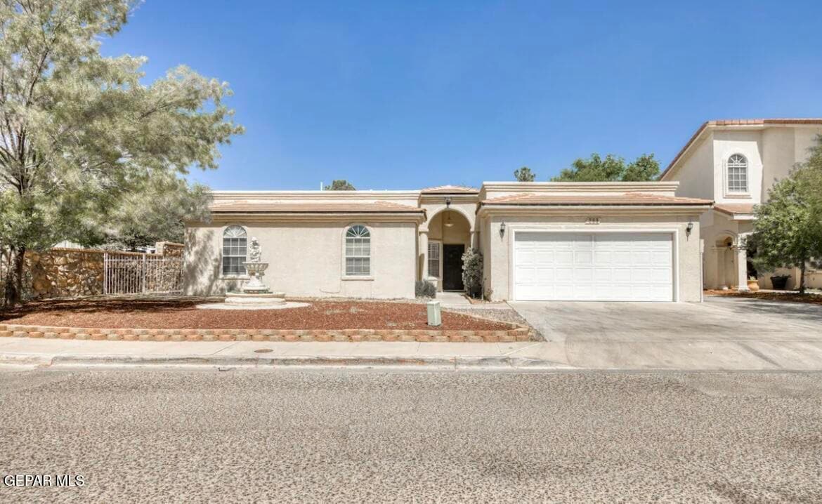 Primary Photo - 200 Hidden Crest Cir
