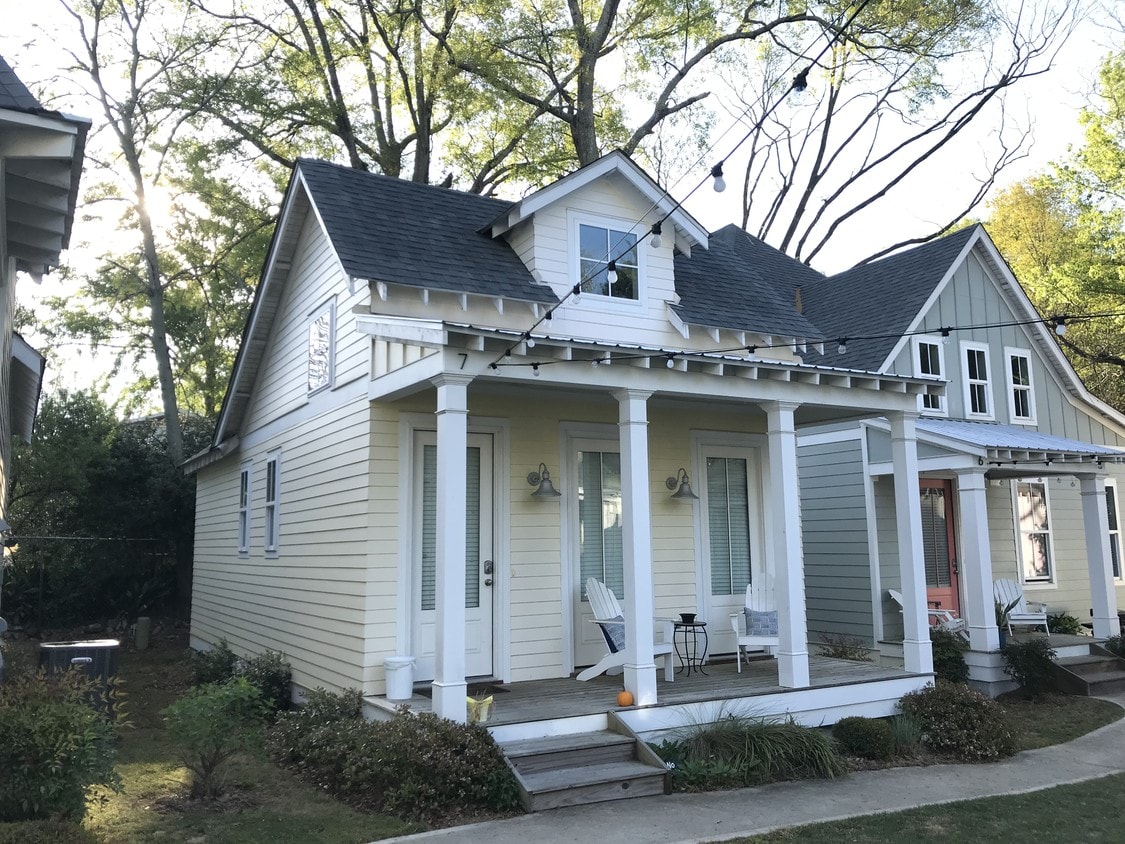 Cottage Exterior - 415 S Gay St