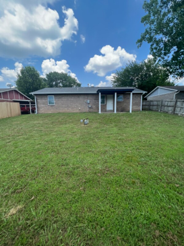 Building Photo - 14346 S Kendalwood Blvd