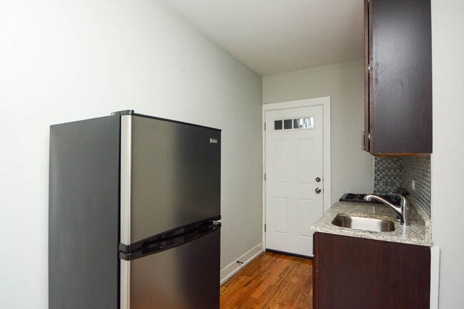 Building Photo - 2915 N Mildred Ave