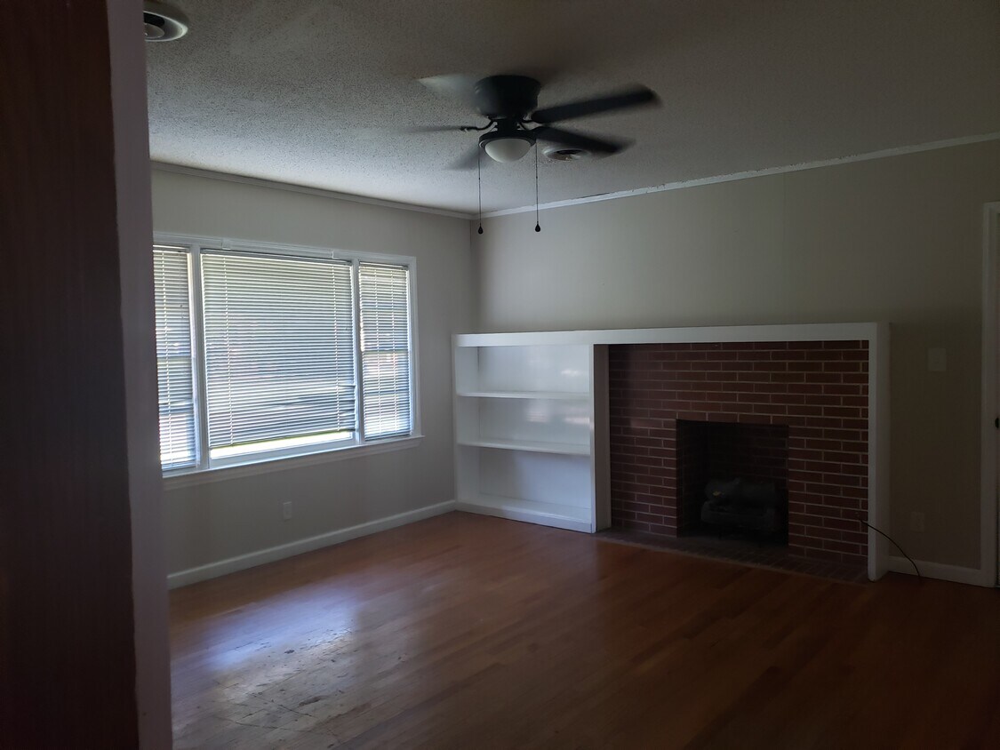 501 W Station St, Mount Olive, NC 28365 House Rental in Mount Olive