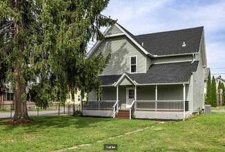 Building Photo - 100 8th St