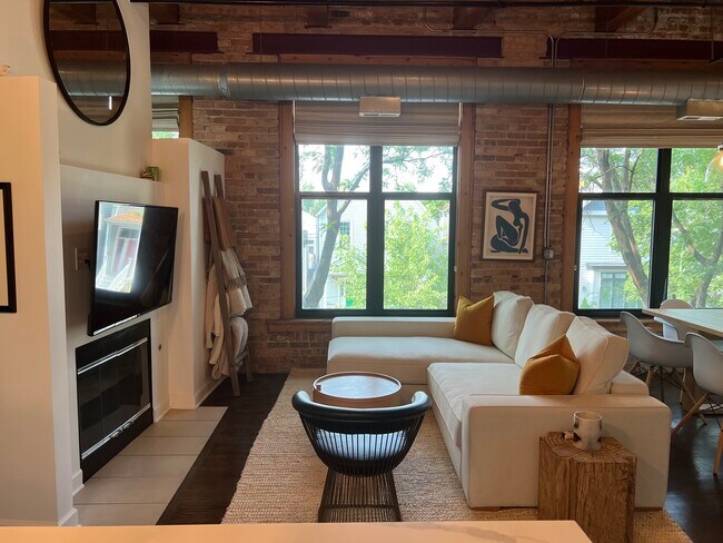 Foto del edificio - 2511 W Moffat St