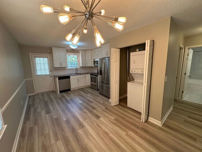 Foto del edificio - Charming 2 Bed 1 Bath Home In Nashville
