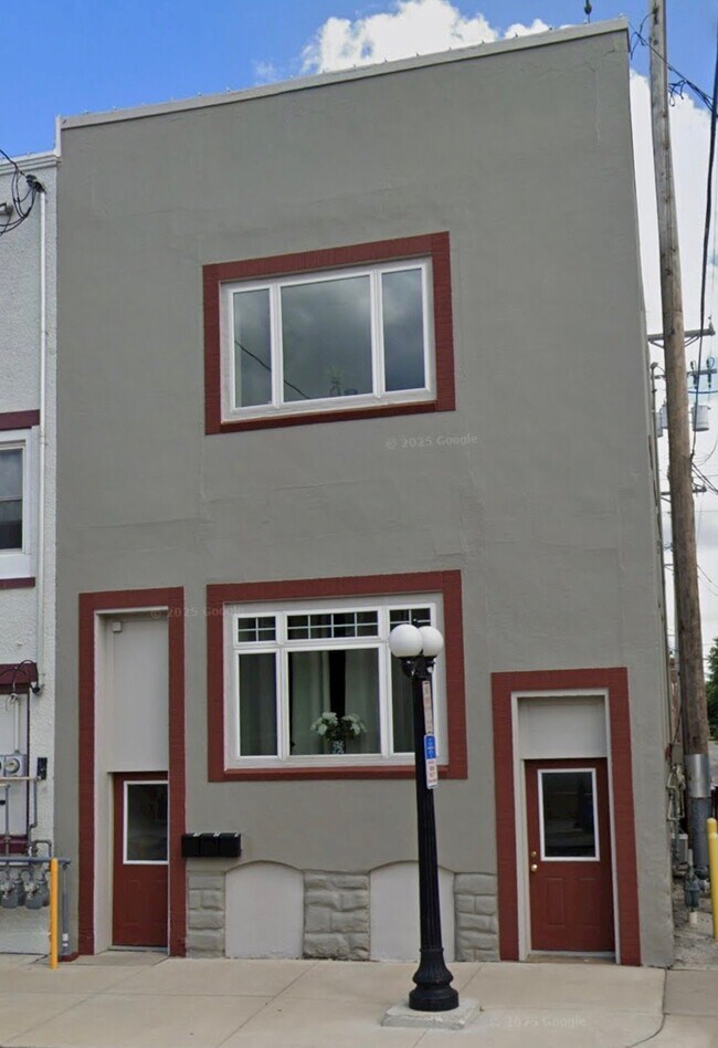 Building Photo - 12 N Main St