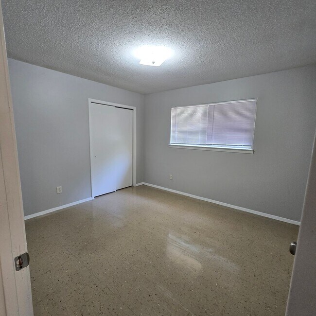 Foto del edificio - 1994 Goldbrier Ln