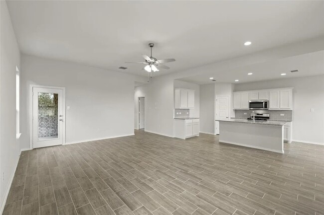 Vista LR - 2004 Poppy Way