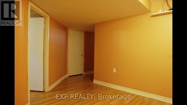 Photo du bâtiment - 153 Kimono Crescent