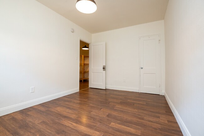 Foto del edificio - 1520 Queen St NE