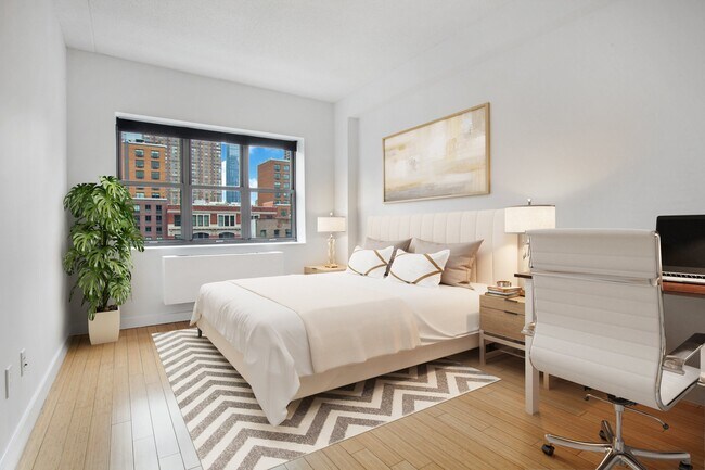 Building Photo - 516 W 47th St