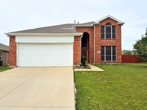 Building Photo - 2805 Crater Lake Ln
