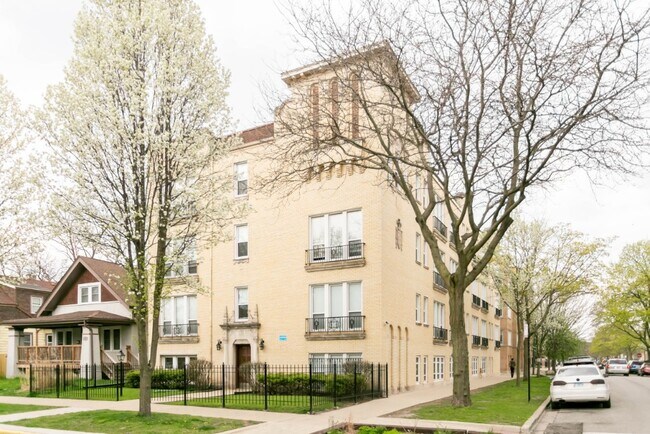 Foto del edificio - 4901 N Christiana - Studio/1bd
