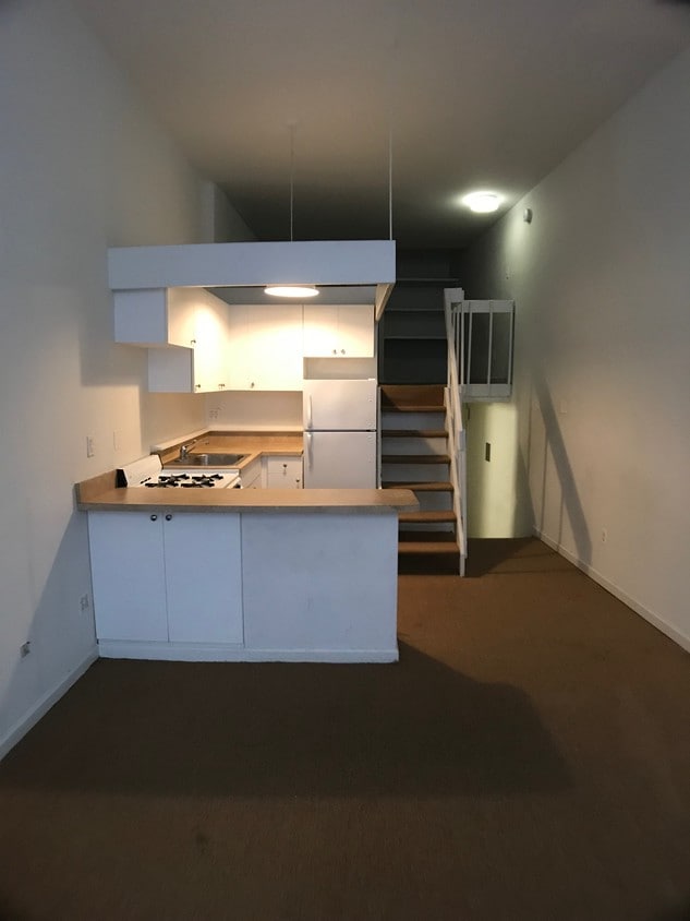 Primary Photo - 33 Gold St