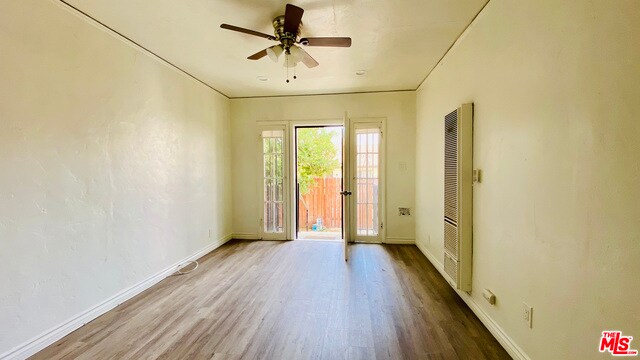 Building Photo - 1157 1/2 Sunvue Pl