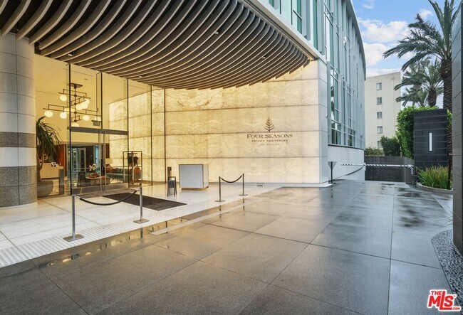 Building Photo - 9000 W 3rd St