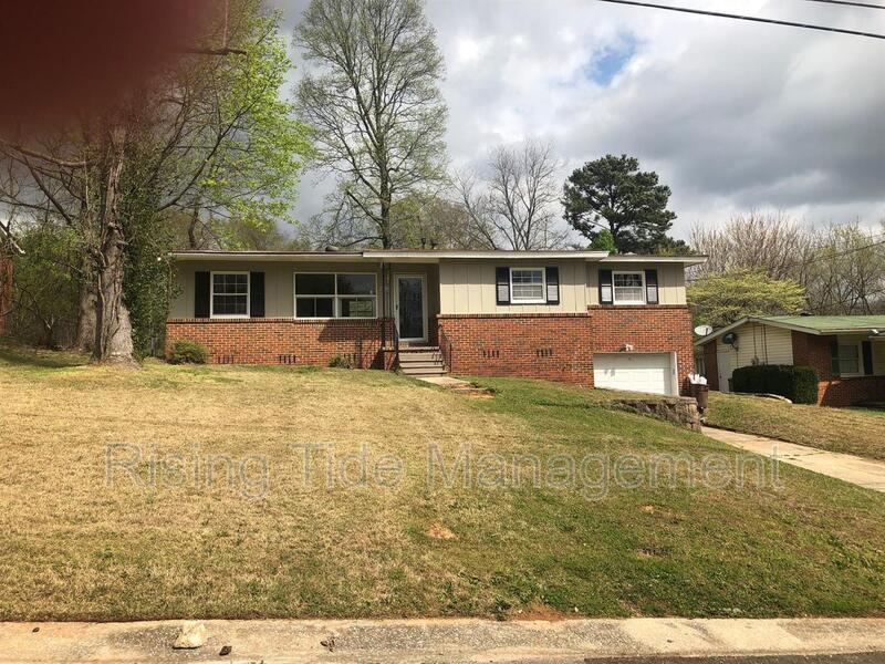 Foto principal - 200 E Haven Dr NE