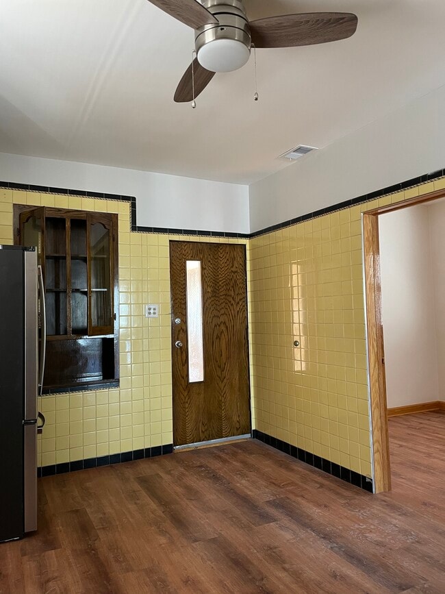 Back door leading to porche - 1243 W 31st St