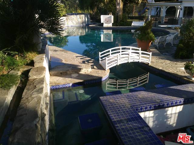 Foto del edificio - 26408 MacMillan Ranch Rd