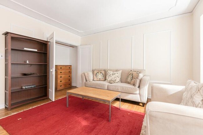 Building Photo - 1 bedroom in San Francisco CA 94118