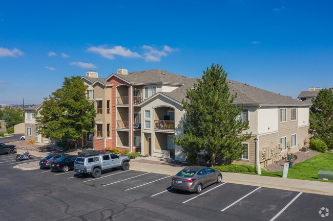 Building Photo - Whisper Creek