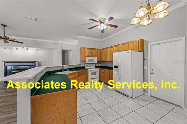 Foto del edificio - Turkey Creek-Three Bedroom - Two Bath 1560 sf