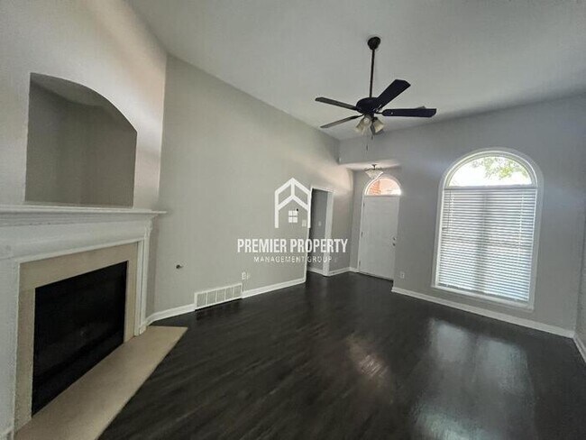 Building Photo - 903 Divi Ln