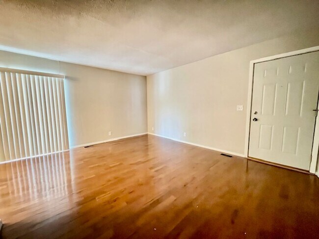 Building Photo - cd801