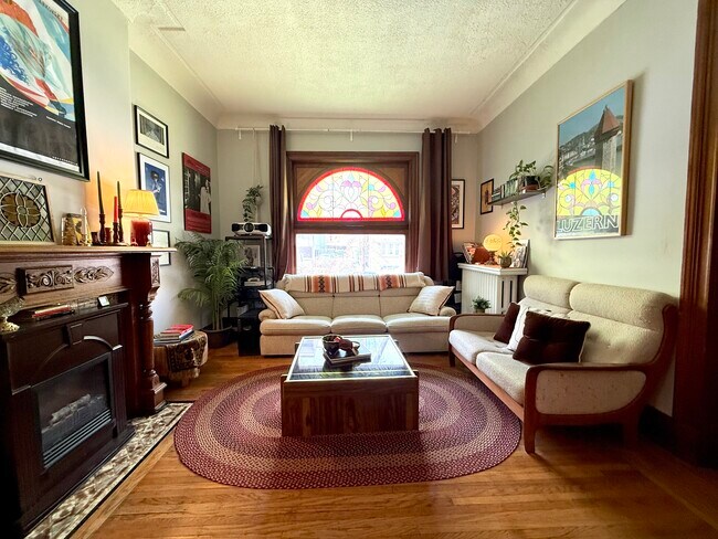 Building Photo - 2 Bed - 35-37 West Ave S