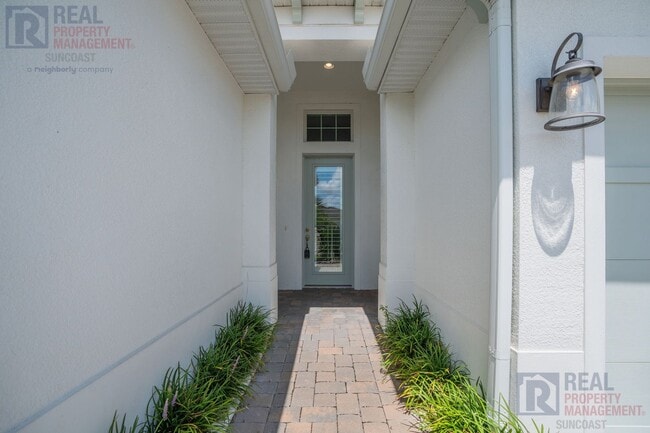 Building Photo - 7745 Sandhill Lake Dr