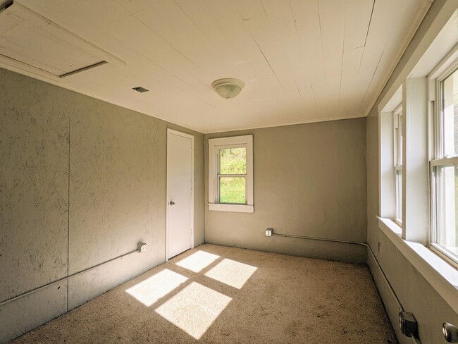 Building Photo - 1431 Cherryville Rd