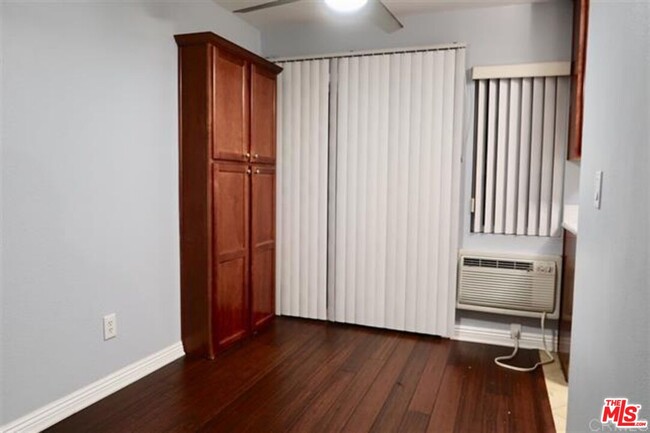 Building Photo - 4860 Rolando Ct