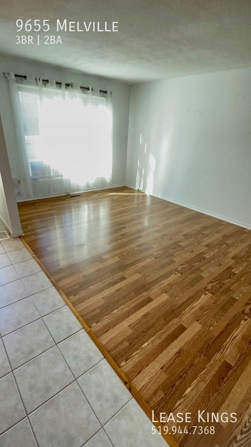 Building Photo - Spacious 3 Bedroom 2 Bathroom Townhouse in...