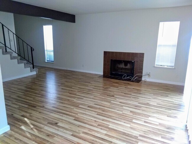 Building Photo - 6290 Lido Ct