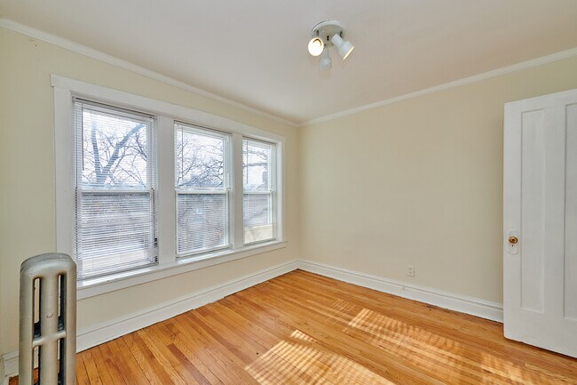 Foto del edificio - 2536 W Thorndale Ave