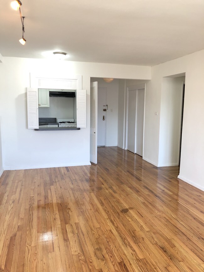 Foto del edificio - 15 MacKay Pl