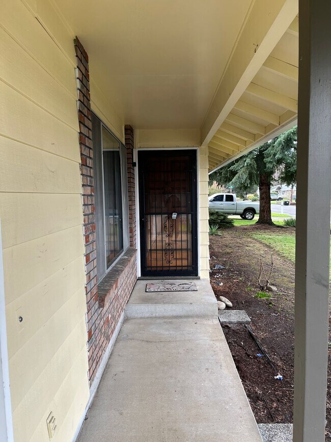 Foto del edificio - Mid-Mod on Missoula- Single Story!