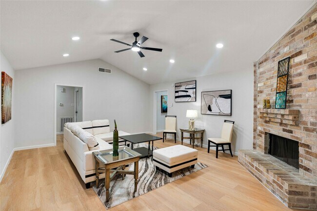 Foto del edificio - 12703 Redfern Dr