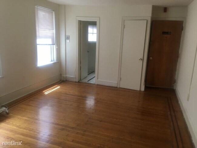 Building Photo - 1309 Spruce St