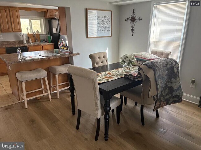 Foto del edificio - 341 Emmett St