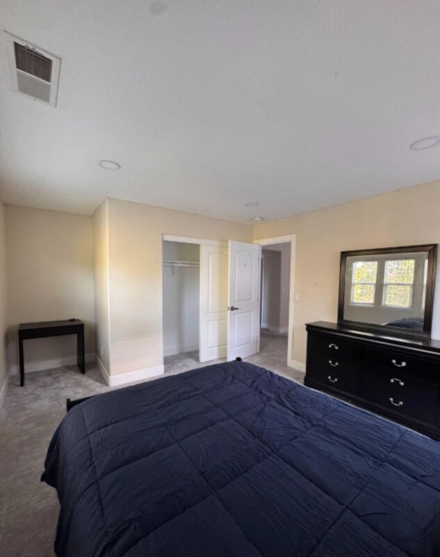 Foto principal - 660 Greg Thatch Cir