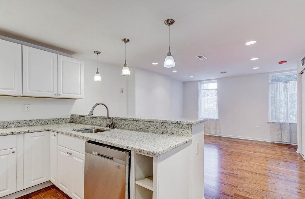 Foto principal - 1631 Germantown Ave