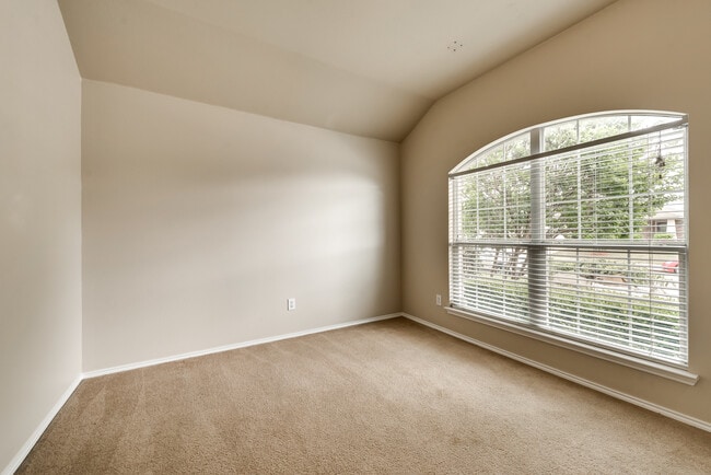 Building Photo - 2116 Hartley Dr