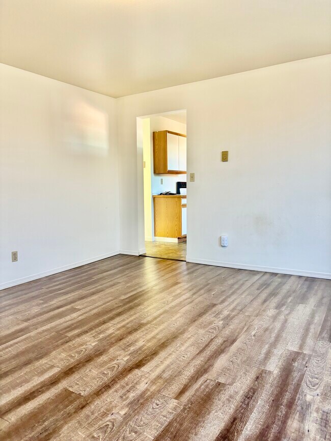 Foto del edificio - 1007 W Main St