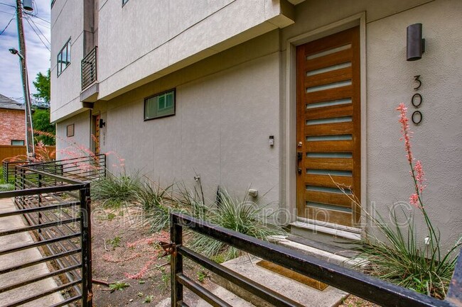 Building Photo - 5810 Bryan Pkwy