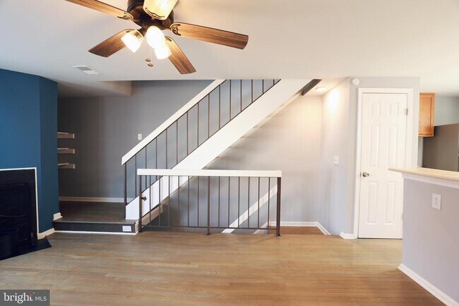 Foto del edificio - 4393 Pembrook Village Dr