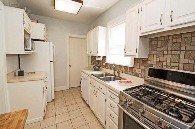 Kitchen has dishwasher and Electrolux gas stove - 168 Gordon St