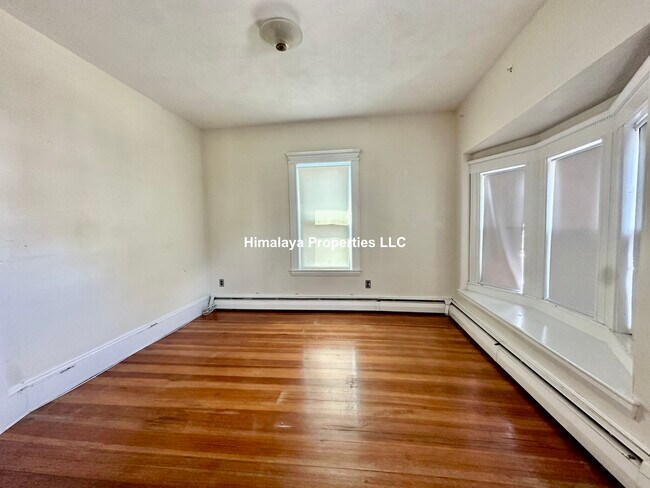 Foto del edificio - 138 Powder House Blvd