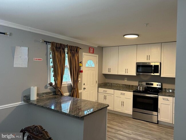 Foto del edificio - 10710 Tyrone Dr